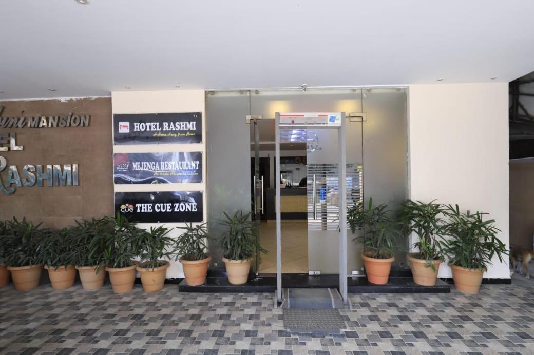 Hotel Rashmi Guwahati Esterno foto